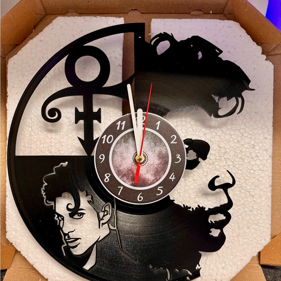 Prince Clock - Picture 2 of 4